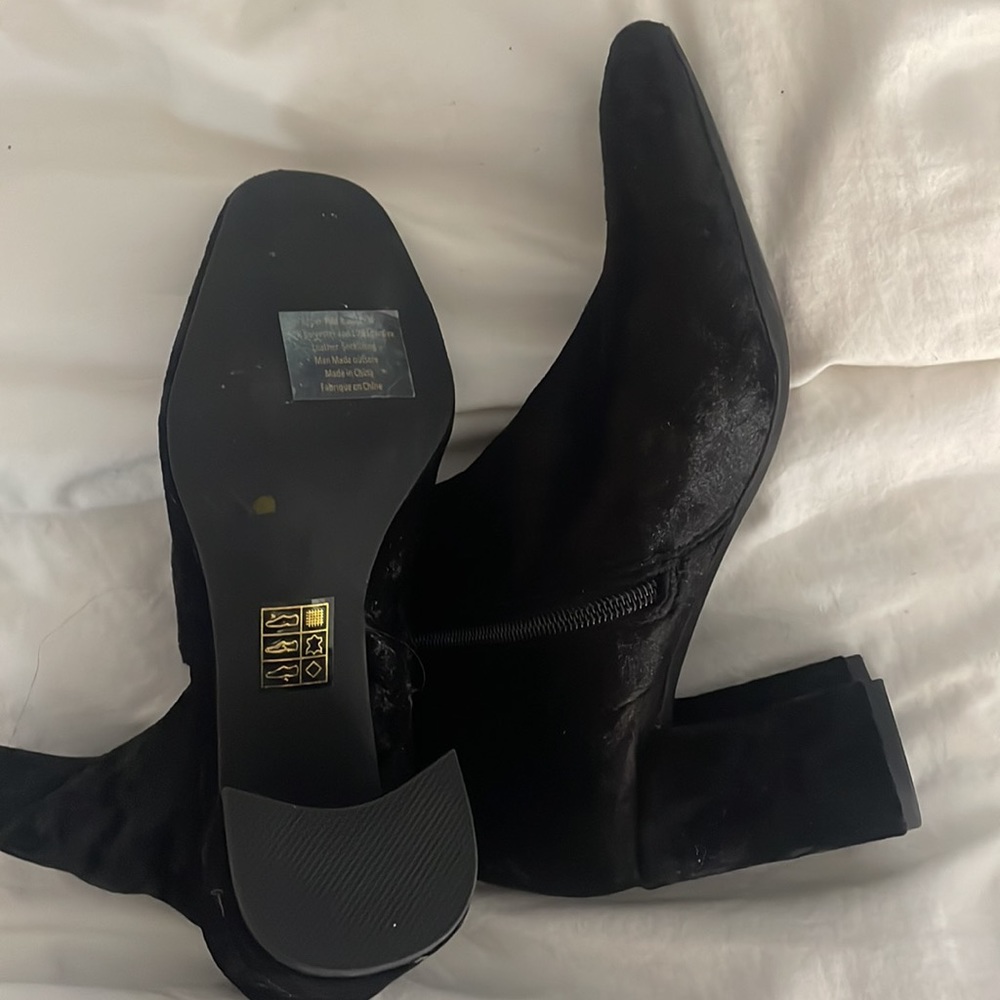 velvet booties - Picture 4 of 5